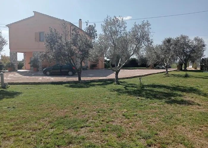 Villa In Campagna Tra Natura E Verde