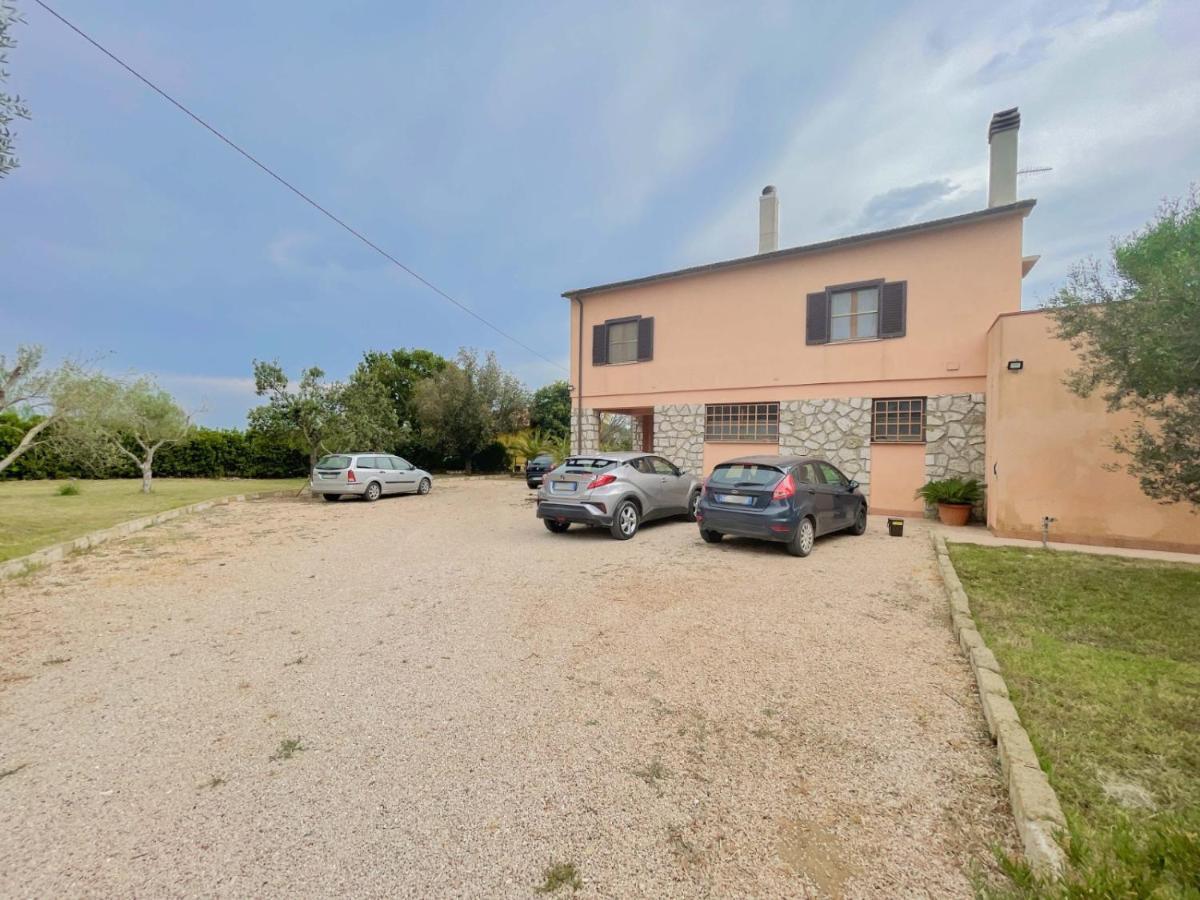 In Campagna Tra Natura E Villa